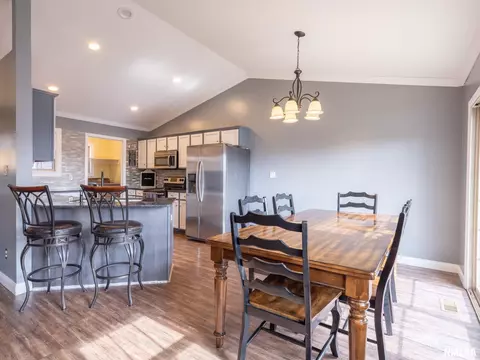 205 Bittersweet Ave, Germantown Hills, IL 61548 photo 12