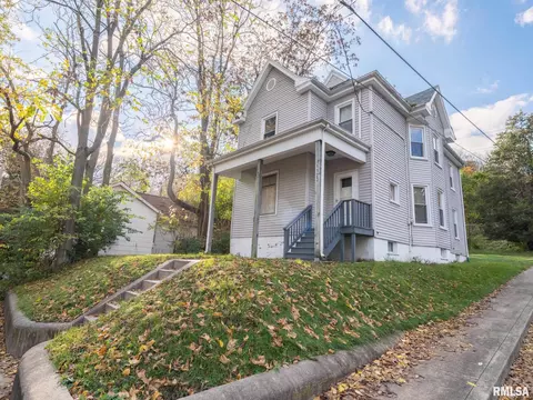 1123 NE Rock Island Ave, Peoria, IL 61603