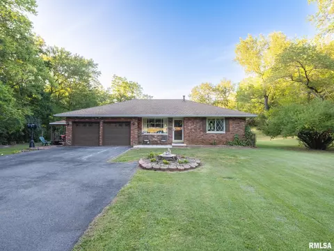 606 Santa Fe Trl, Metamora, IL 61548