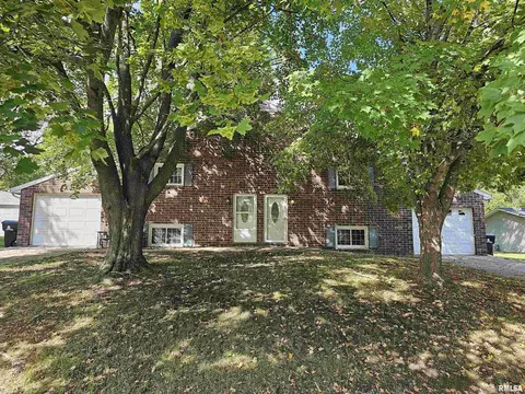 1112 Glenn St, Washington, IL 61571