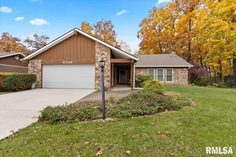 6529 N Post Oak Rd, Peoria, IL 61615