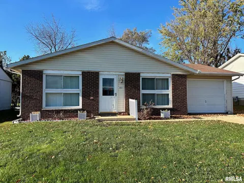3937 W Creighton Ter, Peoria, IL 61615