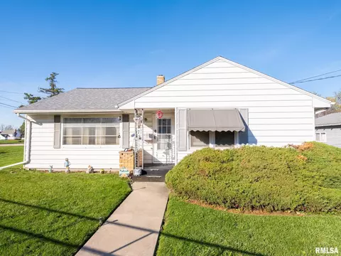 317 E 4th St, Galesburg, IL 61401