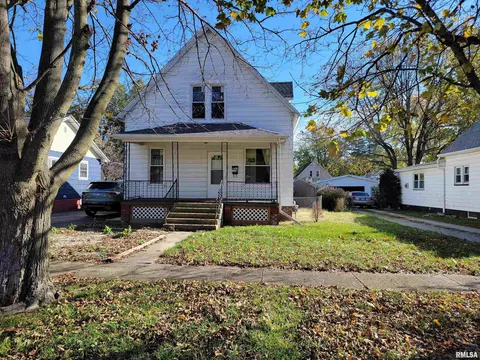 533 Baxter Ct, Canton, IL 61520