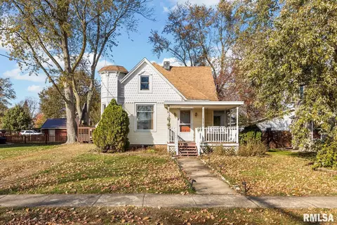 205 E 2nd Ave, Deer Creek, IL 61733
