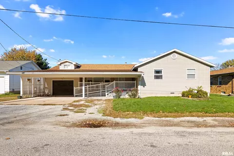 609 W Monroe St, Metamora, IL 61548