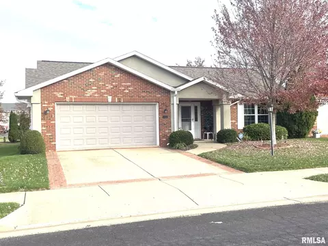 5313 W Flagstone Dr, Peoria, IL 61615