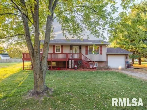 10167 Evergreen Dr, Manito, IL 61546
