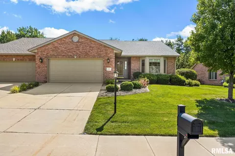 2526 W Benton Ct, Peoria, IL 61615