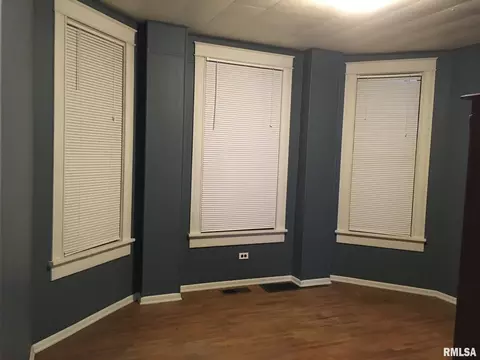 631 N Johnson St, Macomb, IL 61455 photo 12