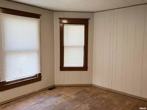 631 N Johnson St, Macomb, IL 61455 photo 23