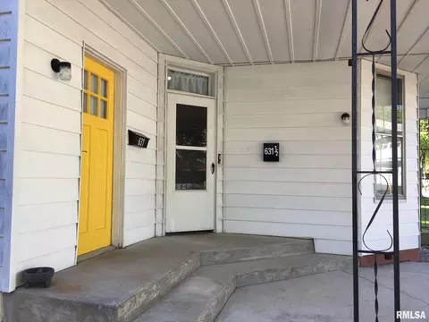631 N Johnson St, Macomb, IL 61455 photo 2
