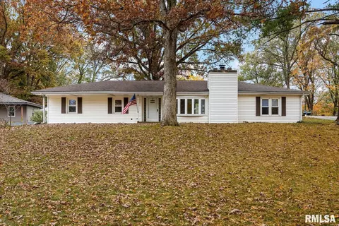 22165 Spring Creek Rd, Washington, IL 61571