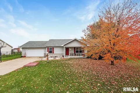 202 N Perry St, Deer Creek, IL 61733