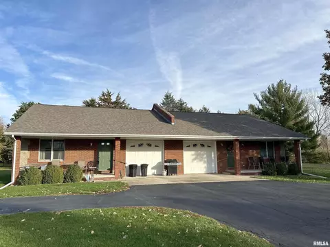 8214 N Jackson St, Edwards, IL 61528