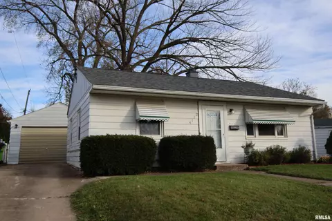 4112 N Bryer Pl, Peoria, IL 61614