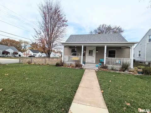 1001 Miller St, Washington, IL 61571