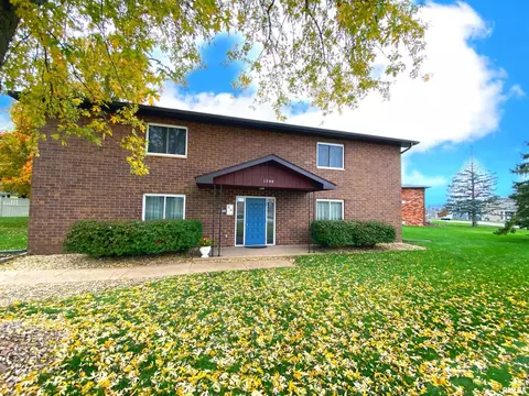 1300 Eagle Ave, Washington, IL 61571