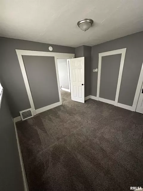 1013 E Willcox Ave, Peoria, IL 61603 photo 10