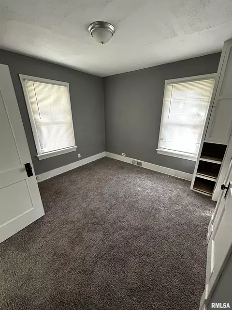 1013 E Willcox Ave, Peoria, IL 61603 photo 12
