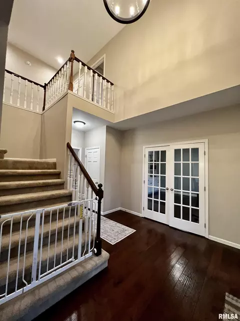 236 Hillview Dr, Macomb, IL 61455 photo 3
