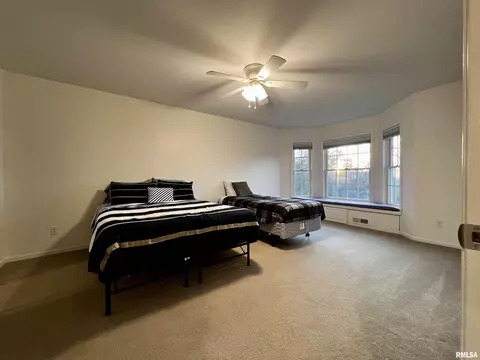 236 Hillview Dr, Macomb, IL 61455 photo 32