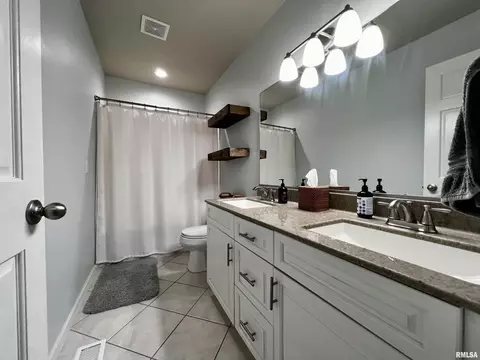 236 Hillview Dr, Macomb, IL 61455 photo 31