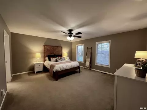 236 Hillview Dr, Macomb, IL 61455 photo 27