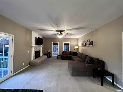 236 Hillview Dr, Macomb, IL 61455 photo 24