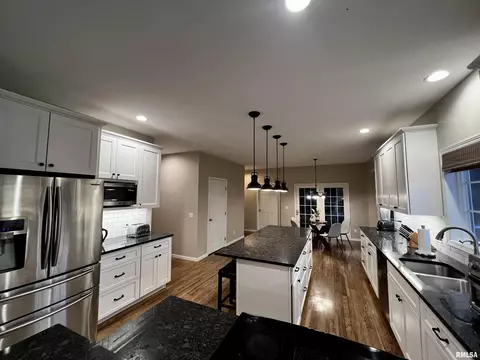 236 Hillview Dr, Macomb, IL 61455 photo 20