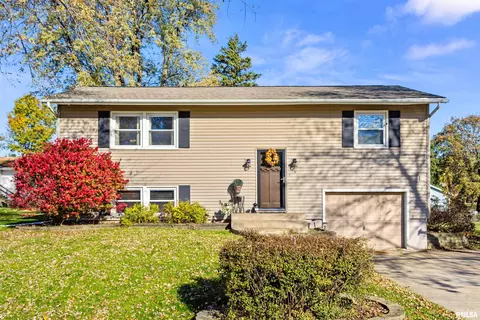 329 S Maplewood Blvd, Dunlap, IL 61525 photo 2