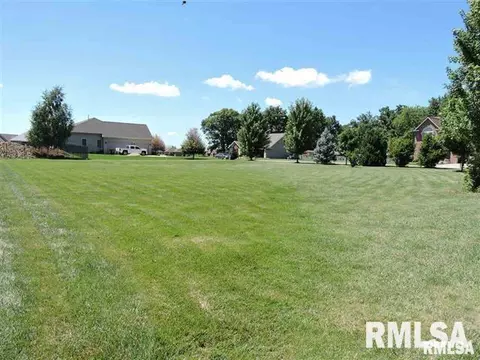 215 303 Hidden Brook Dr, Groveland, IL 61535