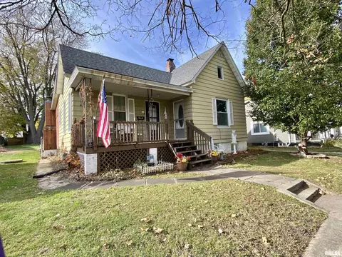 446 N 7th Ave, Canton, IL 61520