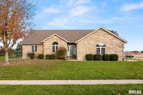 800 N Oregon Ave, Morton, IL 61550
