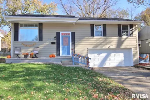 5930 N Keenland Ave, Peoria, IL 61614