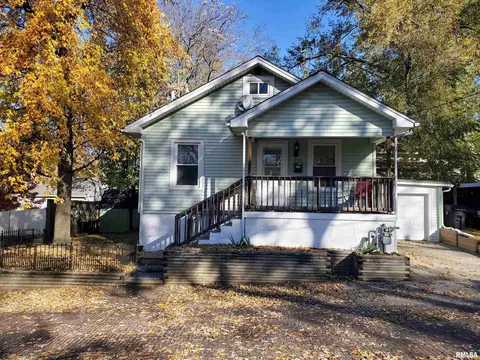 309 Charles St, Pekin, IL 61554
