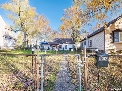 1202 S 3rd St, Pekin, IL 61554 photo 43