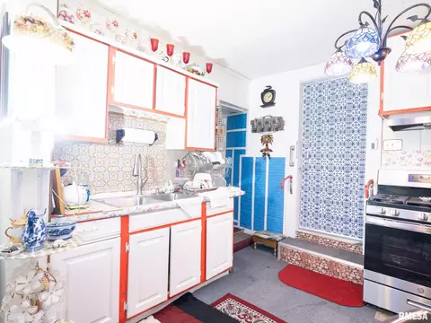 1202 S 3rd St, Pekin, IL 61554 photo 9