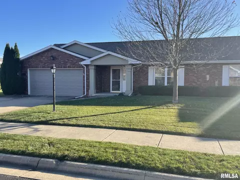 5310 W Flagstone Dr, Peoria, IL 61615