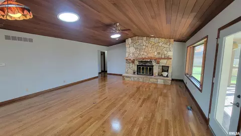 1002 Tottenham Ct, Washington, IL 61571 photo 10