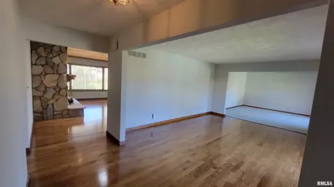 1002 Tottenham Ct, Washington, IL 61571 photo 8