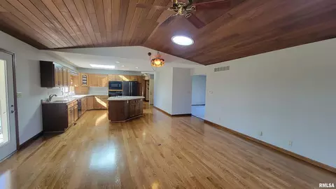 1002 Tottenham Ct, Washington, IL 61571 photo 12