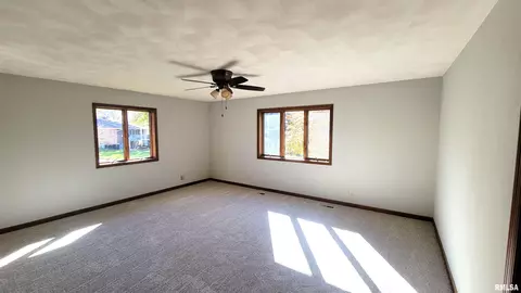 1002 Tottenham Ct, Washington, IL 61571 photo 17