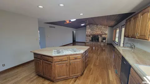 1002 Tottenham Ct, Washington, IL 61571 photo 11