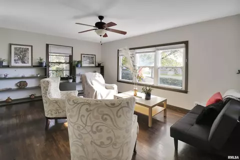 313 E Calhoun St, Brimfield, IL 61517 photo 3