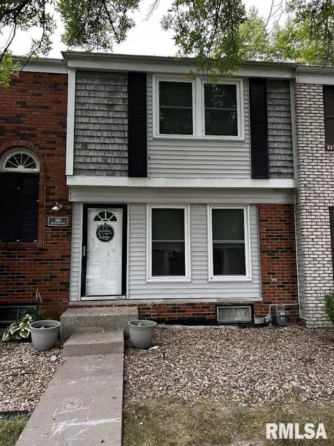 140 S Yorktown Rd, Macomb, IL 61455