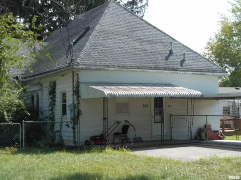 Exterior - 806 S Johnson St, Macomb, IL 61455 photo 4 of 5