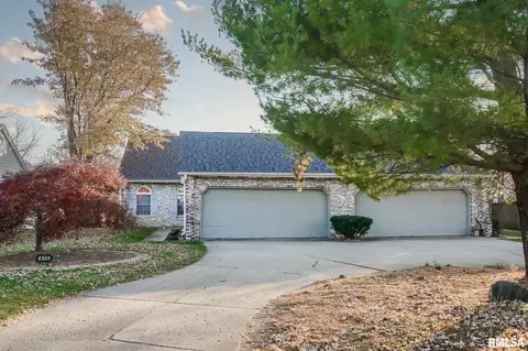 610 W Detweiller Dr, Peoria, IL 61615