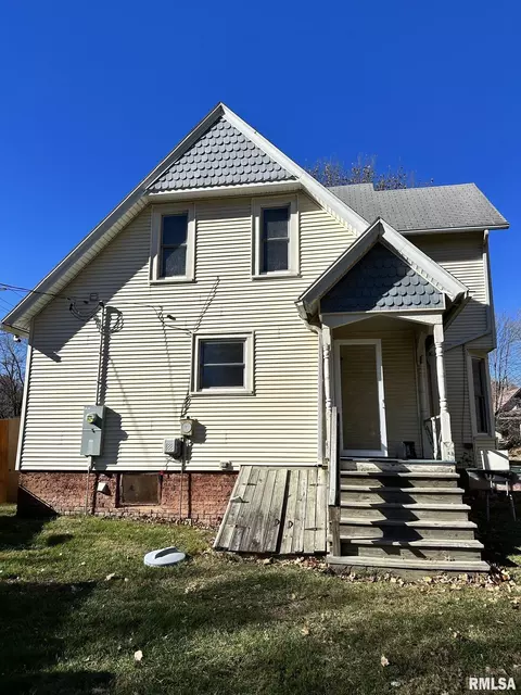 433 S Johnson St, Macomb, IL 61455 photo 5
