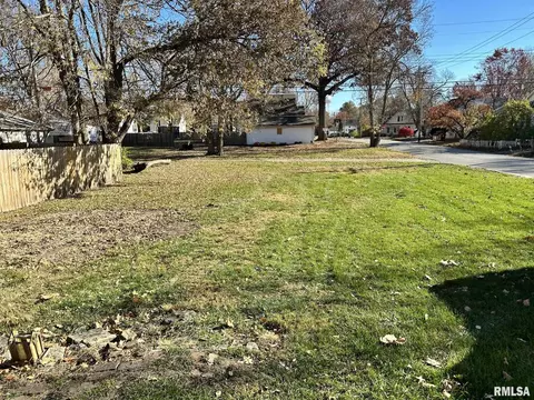 433 S Johnson St, Macomb, IL 61455 photo 15